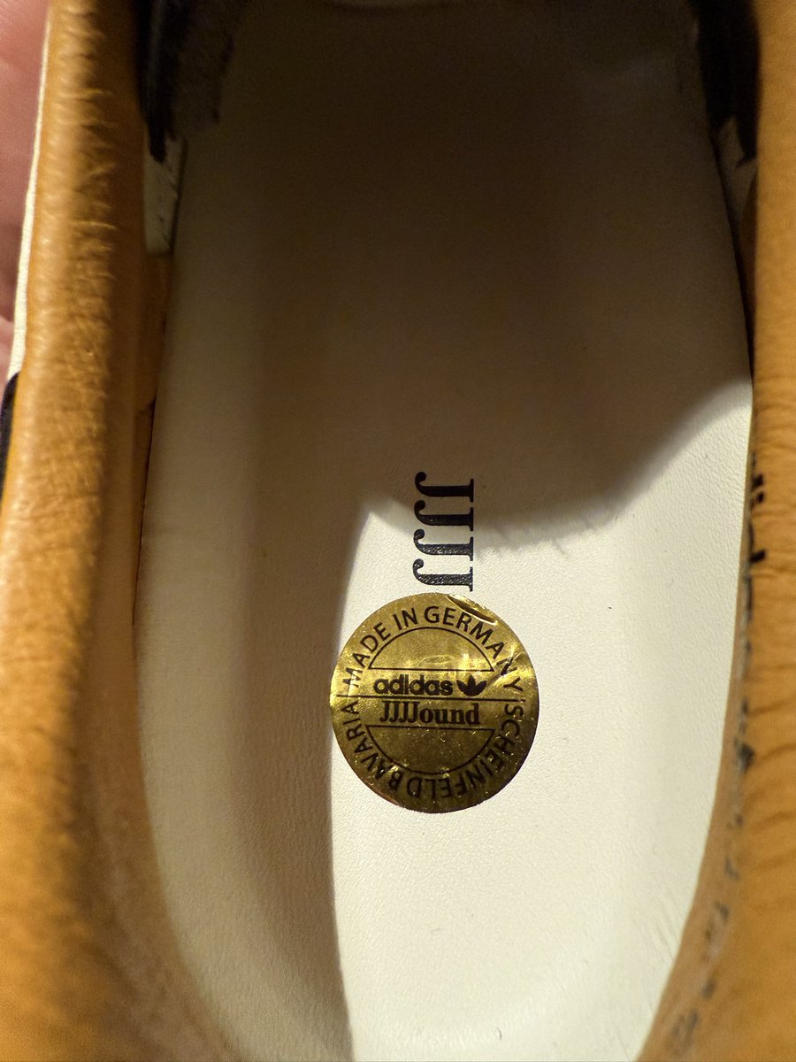 Millicodnor's tweet image. Size 9 bnibwt Samba MIG. DM me on these please 👍🏻