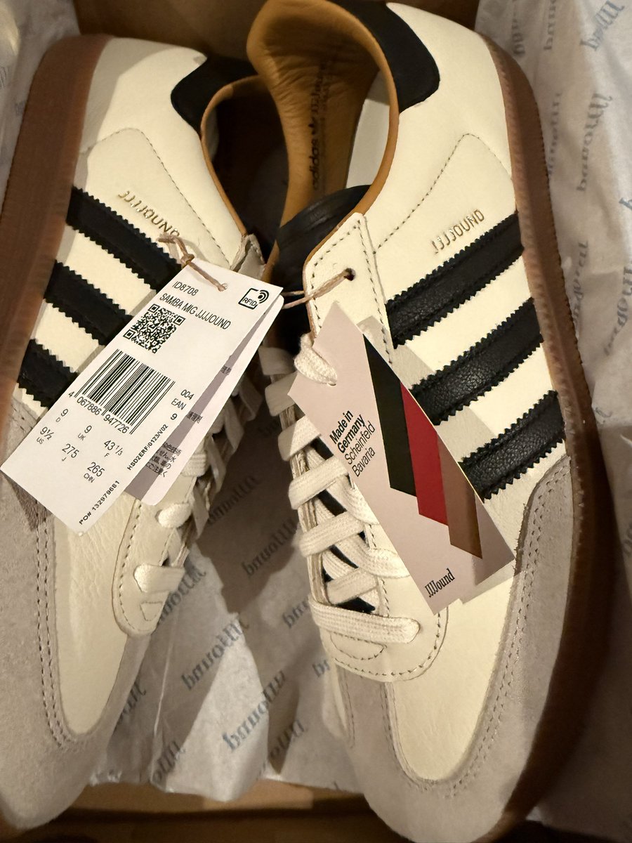 Millicodnor's tweet image. Size 9 bnibwt Samba MIG. DM me on these please 👍🏻