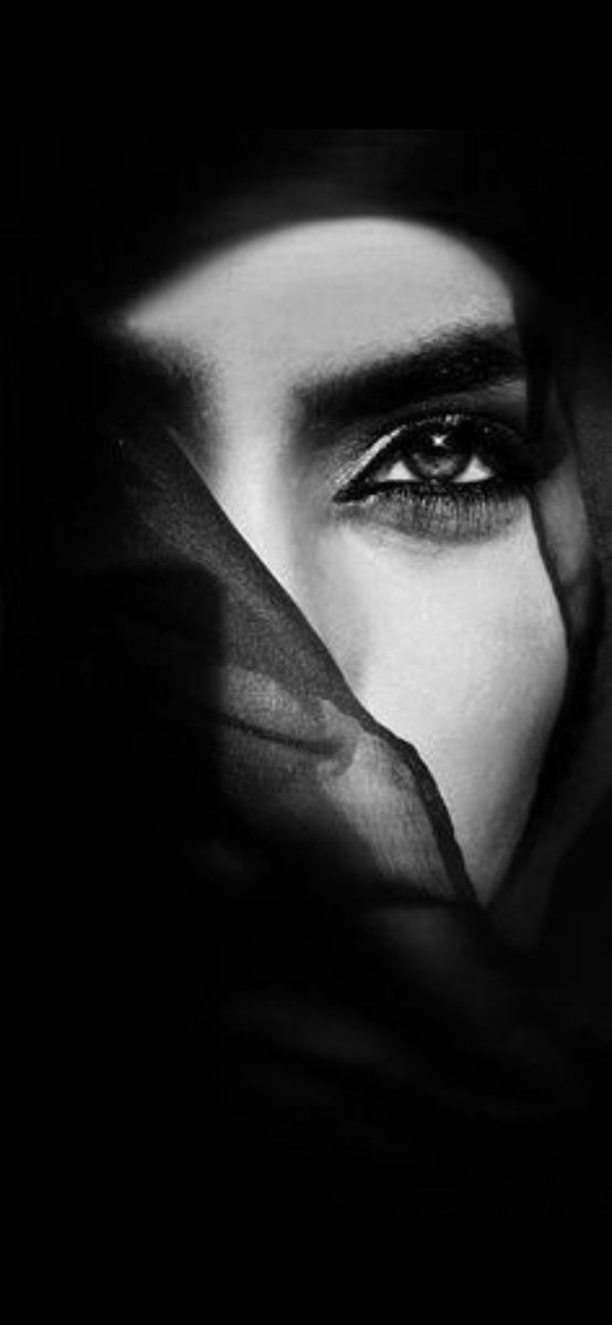 DaviddDenniss's tweet image. Your eyes , my calm …🤍🩶🖤