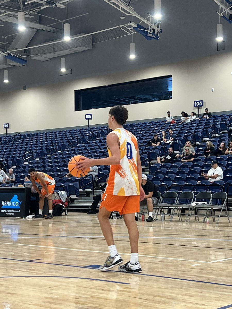 6’2 2027 Elijah Neel playing well for Big Shots Elite Blue Chips. Smooth guard, good playmaker, scorer. #BigShots #SummerNationals <a href="/BigShotsGlobal/">BIG SH🏀TS</a>