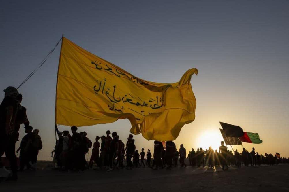 sayeban110's tweet image. #حب_الحسین_یجمعنا
#امت_حسینی
سلام میدهم و دلخوشم که فرمودید؛
هر آنکه در دل خود یاد ماست،زائر ماست..!