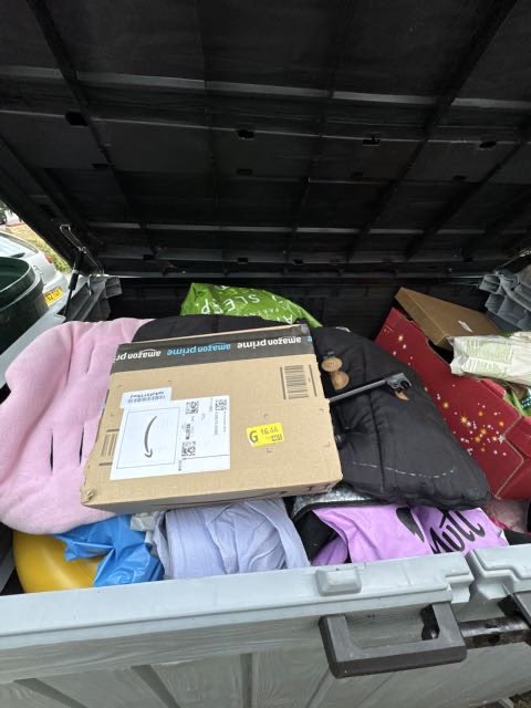 Paul Clayton. (@claytoncast) on Twitter photo And <a href="/AmazonUK/">Amazon.co.uk</a> idea of leaving a parcel in a safe place And <a href="/AmazonUK/">Amazon.co.uk</a> idea of leaving a parcel in a safe place