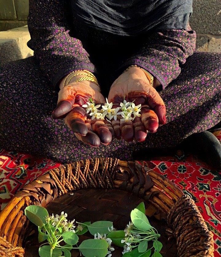 _Peace1_'s tweet image. ياربّ حياة طاهرة كدعوة أمّ..
 نقيّة كعشم الجدات🥀

@ZakYahALotaibi