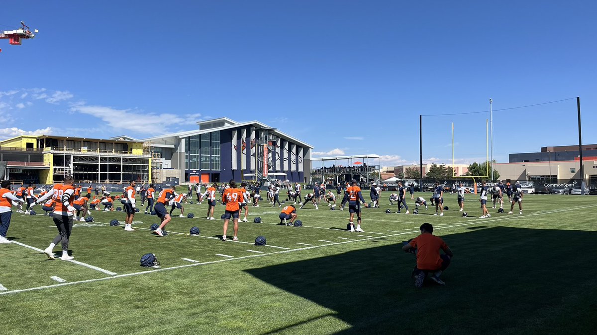 Corey_RholdonTV's tweet image. Day 4 #Broncos camp notes.
-Drew Sanders carted off field
-Riley Moss had himself a day.
- WR Jerjaun Nelson is making a name for himself
- Pads come on Monday @KKTV11Sports