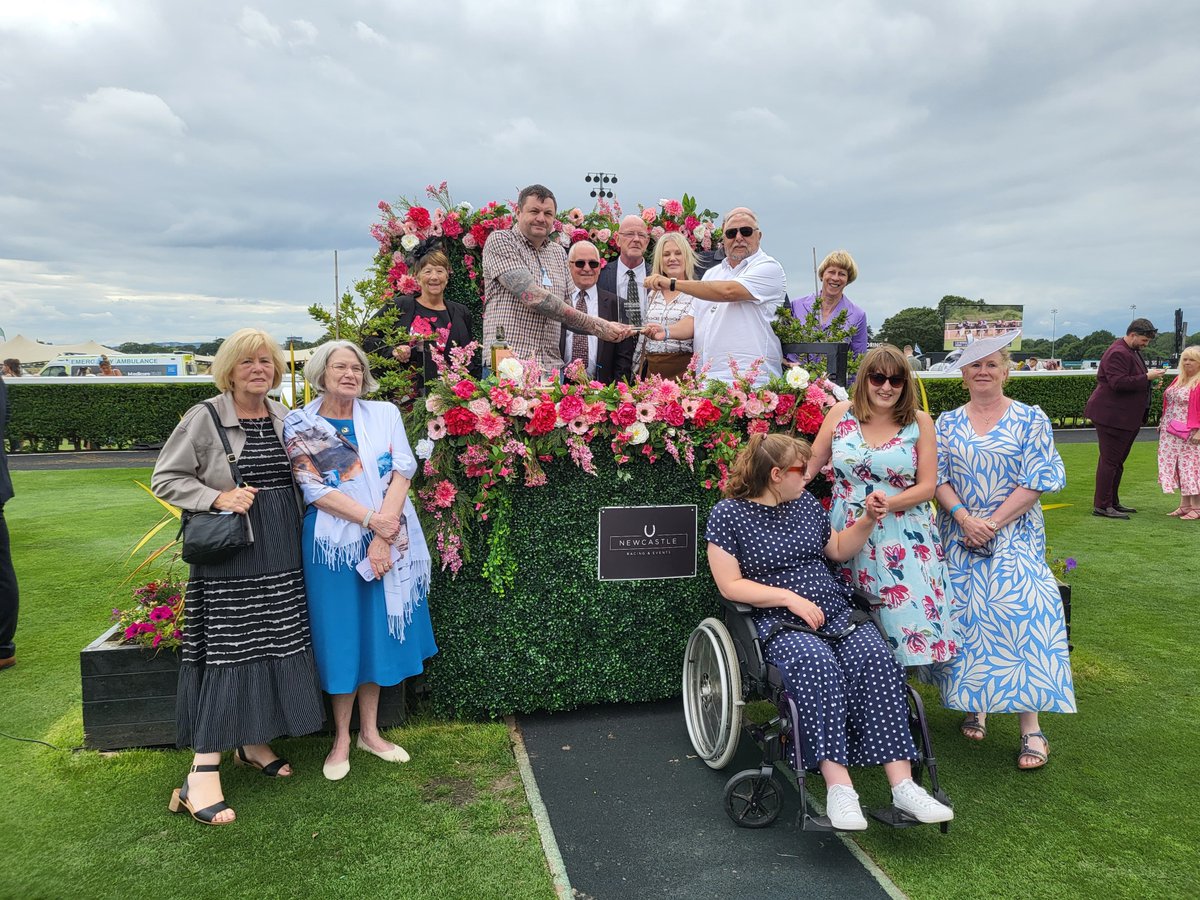 Nothing beats a Saturday winner! 

LA PULGA registered his fourth win in the black white and gold silks this afternoon. He made it a day - and week, after Red Mirage’s victory on Thursday - to remember for his owners! 

Onto Treasure Time next week at Glorious Goodwood… 🤞🏼