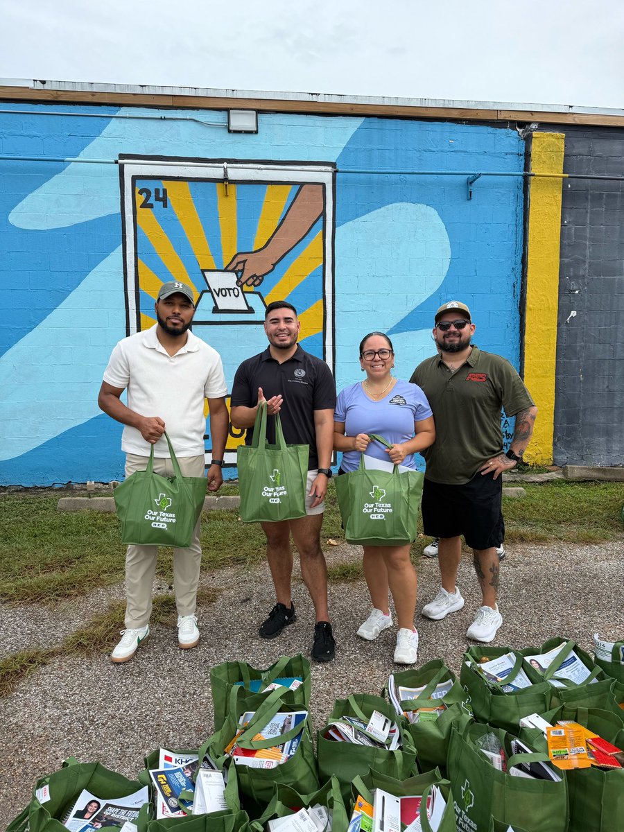 YesPernellD's tweet image. Let’s make sure every child starts the school year strong. We’re giving out free school supplies because when we invest in our kids, we invest in Houston’s future. #BackToSchoolHouston #ReadyToLearn #houston