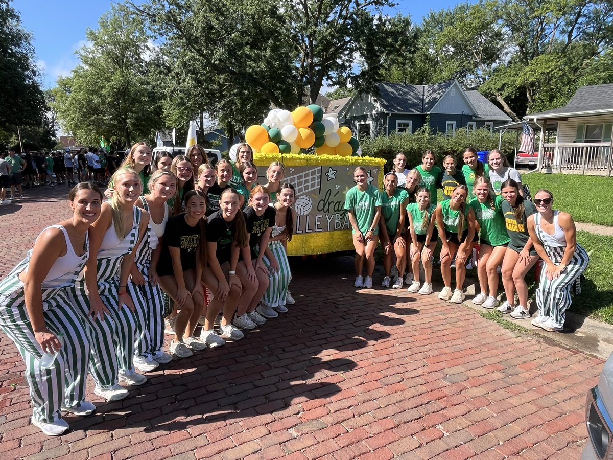 DragonVB1's tweet image. Showed off our Dragon spirit during the Gretna Days parade! We had a blast celebrating with the community! 💚