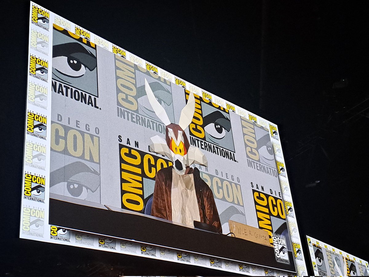 ChillyBoyYT's tweet image. We just got a 6 min clip of Coyote Vs Acme that showcased a couple special guests in the film, both animated and live action!
Then we get Wile E Coyote on stage! Plus we learned we will be getting a FULL array of Looney Tunes!
#CoyoteVsAcme #SDCC25 #SDCC2025 #LooneyTunes