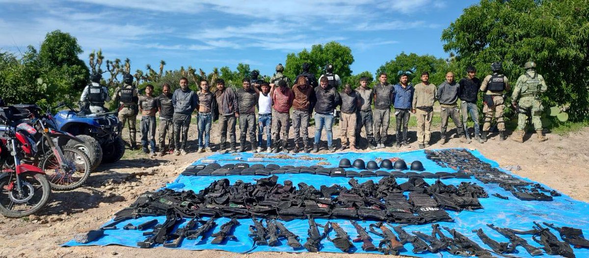 ElOficialdeCuartel (@ofldecuartel) on Twitter photo 🚨Novedades del Oficial de Cuartel🚨
Foto de los mañosos que detuvieron con armamento, drugs, equipo táctico y demás hierbas en <a href="/GobAgs/">Gobierno del Estado de Aguascalientes</a> dentro del "Laboratorio de Química mi Alegría"
<a href="/All_Source_News/">All Source News</a> <a href="/Eco1_LVM/">Eco_1_LVM</a> <a href="/Libro_negro_/">Libro Negro</a> <a href="/GNocturnaMX/">Guardia Nocturna</a> <a href="/GhalebKrame/">Ghaleb Krame, Ph.D.</a> <a href="/aic_07/">Ivan</a> <a href="/g0lgota/">Equis</a> 🚨Novedades del Oficial de Cuartel🚨
Foto de los mañosos que detuvieron con armamento, drugs, equipo táctico y demás hierbas en <a href="/GobAgs/">Gobierno del Estado de Aguascalientes</a> dentro del "Laboratorio de Química mi Alegría"
<a href="/All_Source_News/">All Source News</a> <a href="/Eco1_LVM/">Eco_1_LVM</a> <a href="/Libro_negro_/">Libro Negro</a> <a href="/GNocturnaMX/">Guardia Nocturna</a> <a href="/GhalebKrame/">Ghaleb Krame, Ph.D.</a> <a href="/aic_07/">Ivan</a> <a href="/g0lgota/">Equis</a>