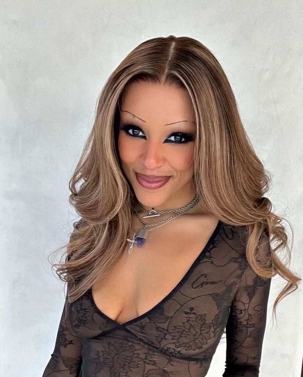 hearmxout's tweet image. angel face