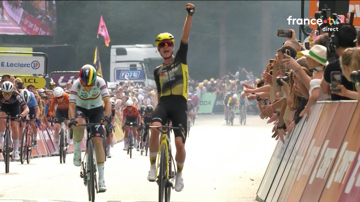 maillotapois's tweet image. 🏁🇳🇱 Marianne Vos l'emporte au sommet de la côte de Cadoudal ! 👏
🇨🇭 Elise Chabbey portera le maillot à pois demain ! ⚪️🔴
#TDFF2025 #WatchTheFemmes
@GoZwift