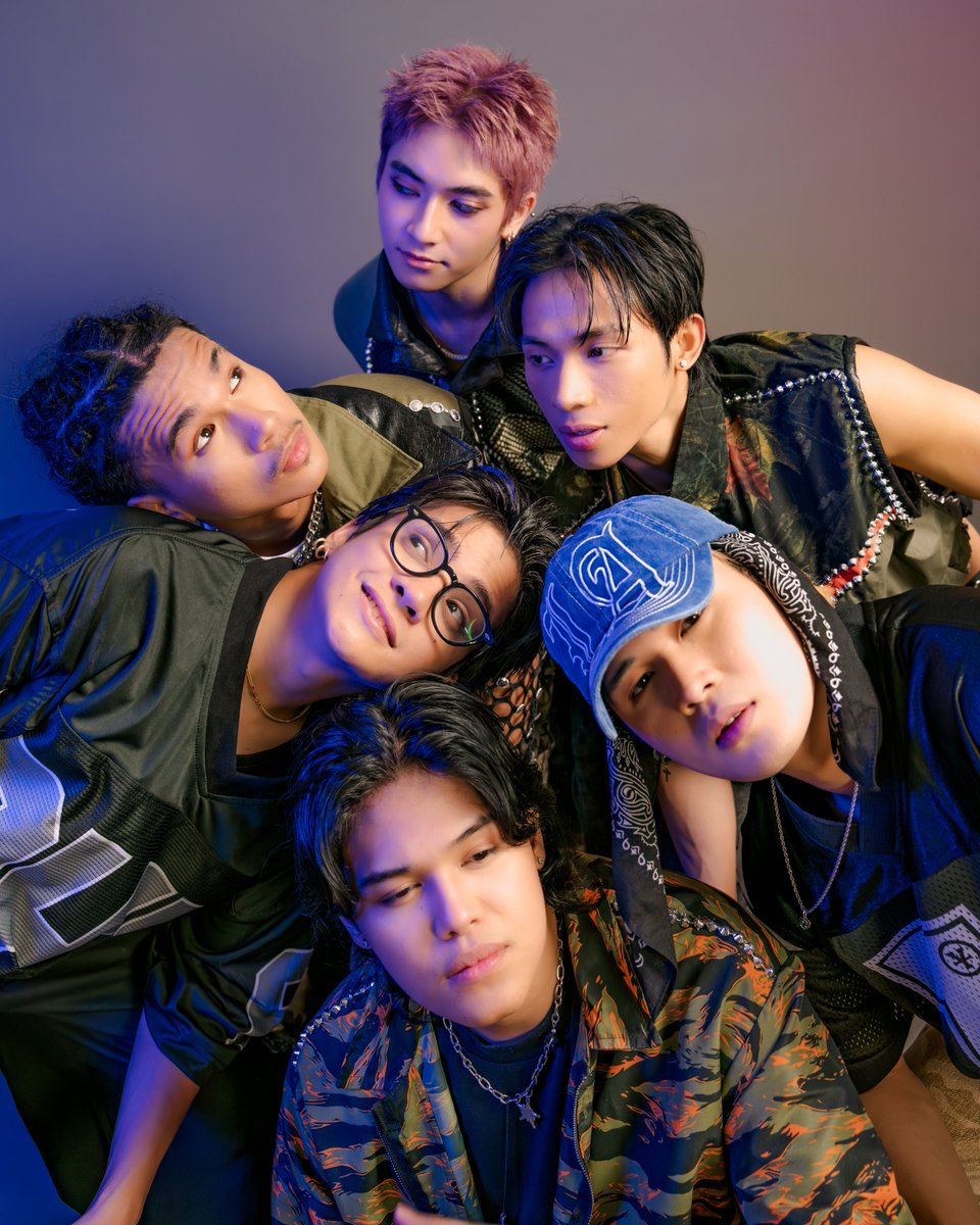 SaceNatividad's tweet image. #LOV3LABAN Official Artist Portrait for @tfpridePH — @Official_ALAMAT
Photography by @sacenatividad
Assisted by Elisha Alcaide and Kevin Sembrano
With the support of Aputure Philippines
#PuksaanSaDiliman #PridePH