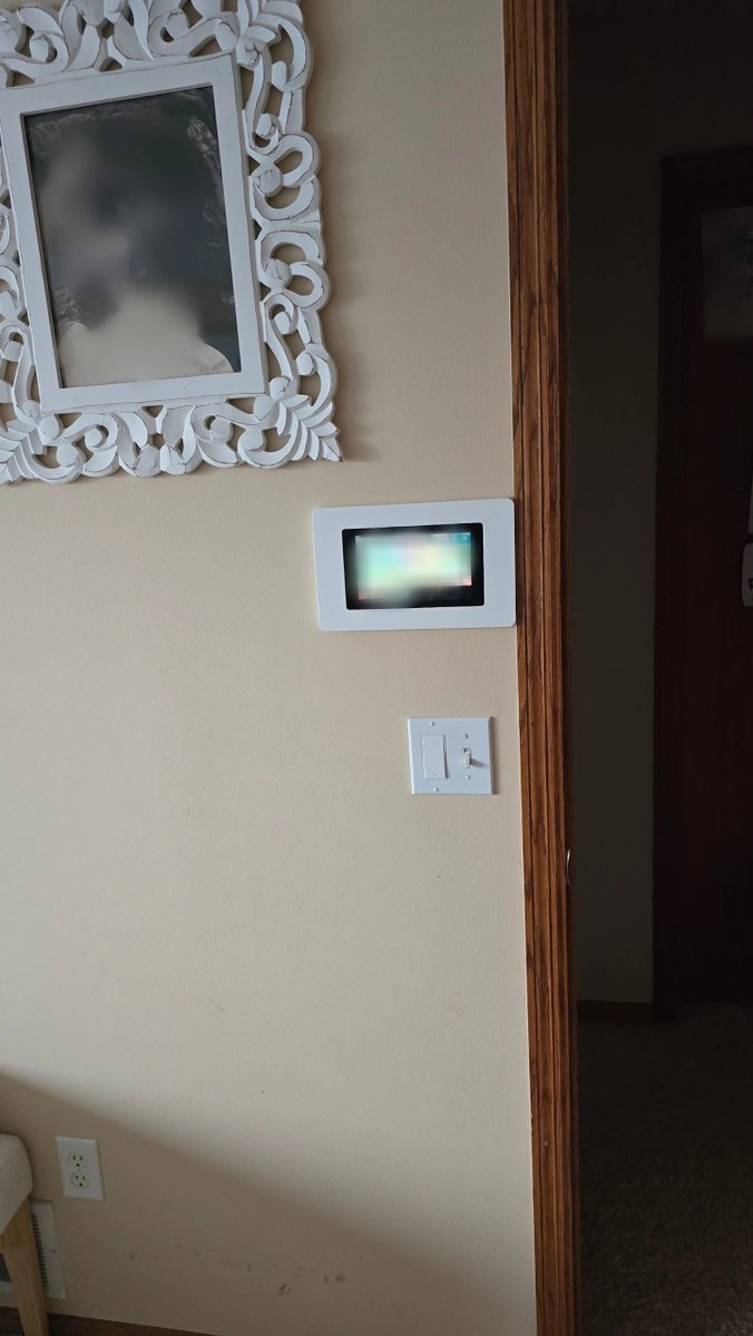 VidaBox's tweet image. Smart Home Upgrade: Sleek #GalaxyTab #wallmount  for Total Control

Clean design, rock-solid performance. These flush-mounted Galaxy Tabs make smart home control simple, elegant, &amp;amp; intuitive - for lighting, climate, &amp;amp; security control.

#SmartHomeDesign #VidaMount #HomeAutomation