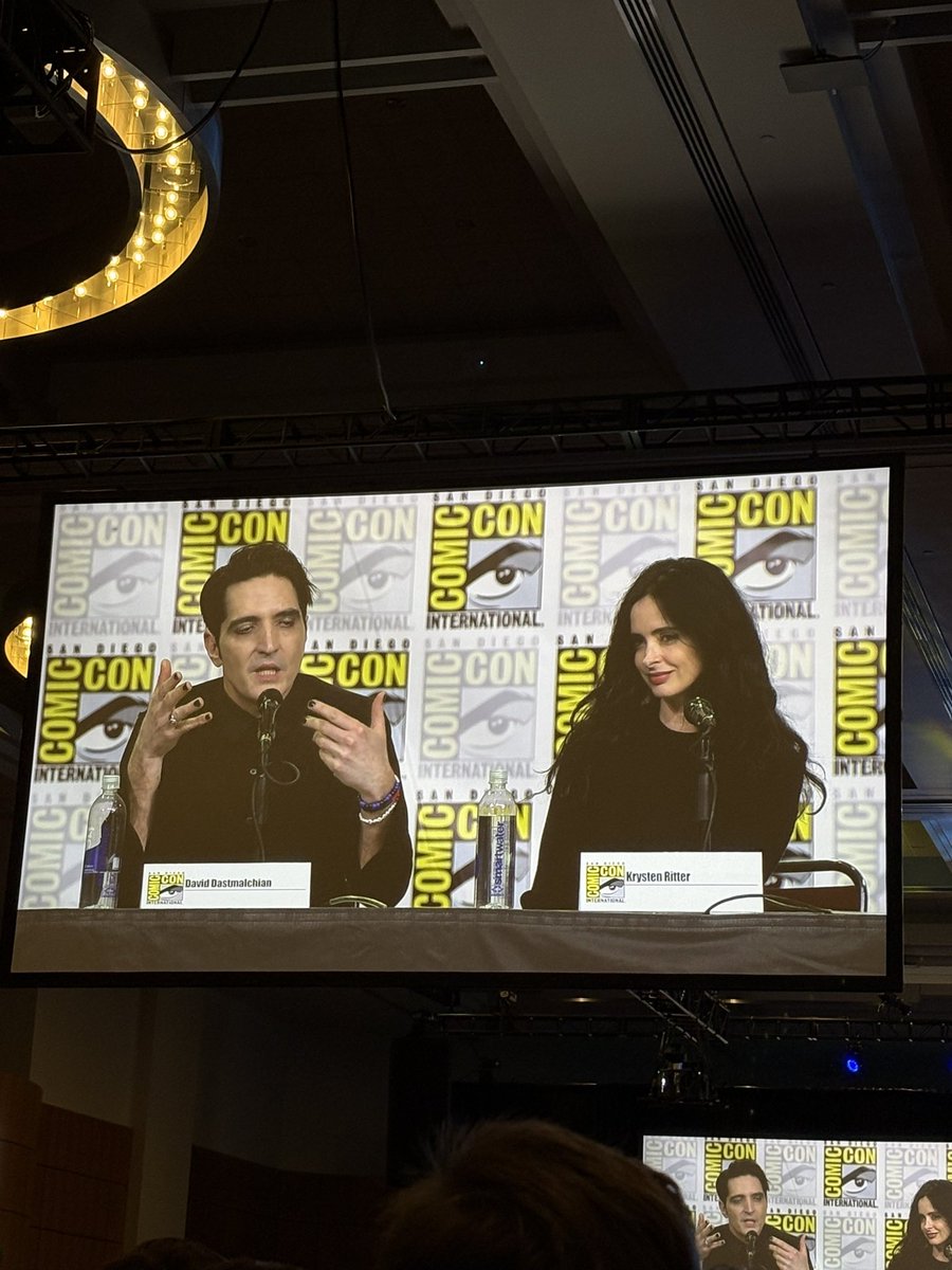 lil_harmonizer's tweet image. Krysten Ritter was serving so much face at the Dexter panel yesterday! And David Dastmalchian is seriously the coolest guy