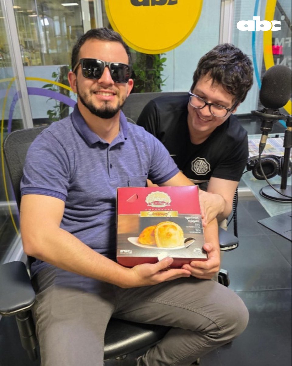 ABCFM985's tweet image. 🔥«ALGO ES ALGO»🤷♂️
😎 El programa con más onda ya está al aire 💥
🎙️ Los chicos @briancaceresv y @DiazDiegu te acompañan con mucho rock de 14:00 a 17:00 ⏰
Y hoy, le damos la bienvenida a @saboresdemitierra 😍🥟
📻 Préndete a la 98.5 FM 🎉
98.5FM🎧 Solo Éxitos.…