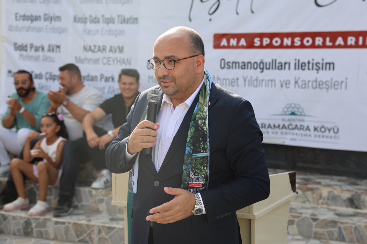 Karamağara Birlik ve Lezzet Günleri etkinlerinde hemşehrilerimizle hasret giderdik.

Birbirinden lezzetli ürünlerin sergilendiği, birlik ve beraberlikle perçinlenen bu değerli organizasyonda emeği bulunan tüm paydaşları gönülden tebrik ediyorum.

📍Kahramanmaraş/Elbistan
