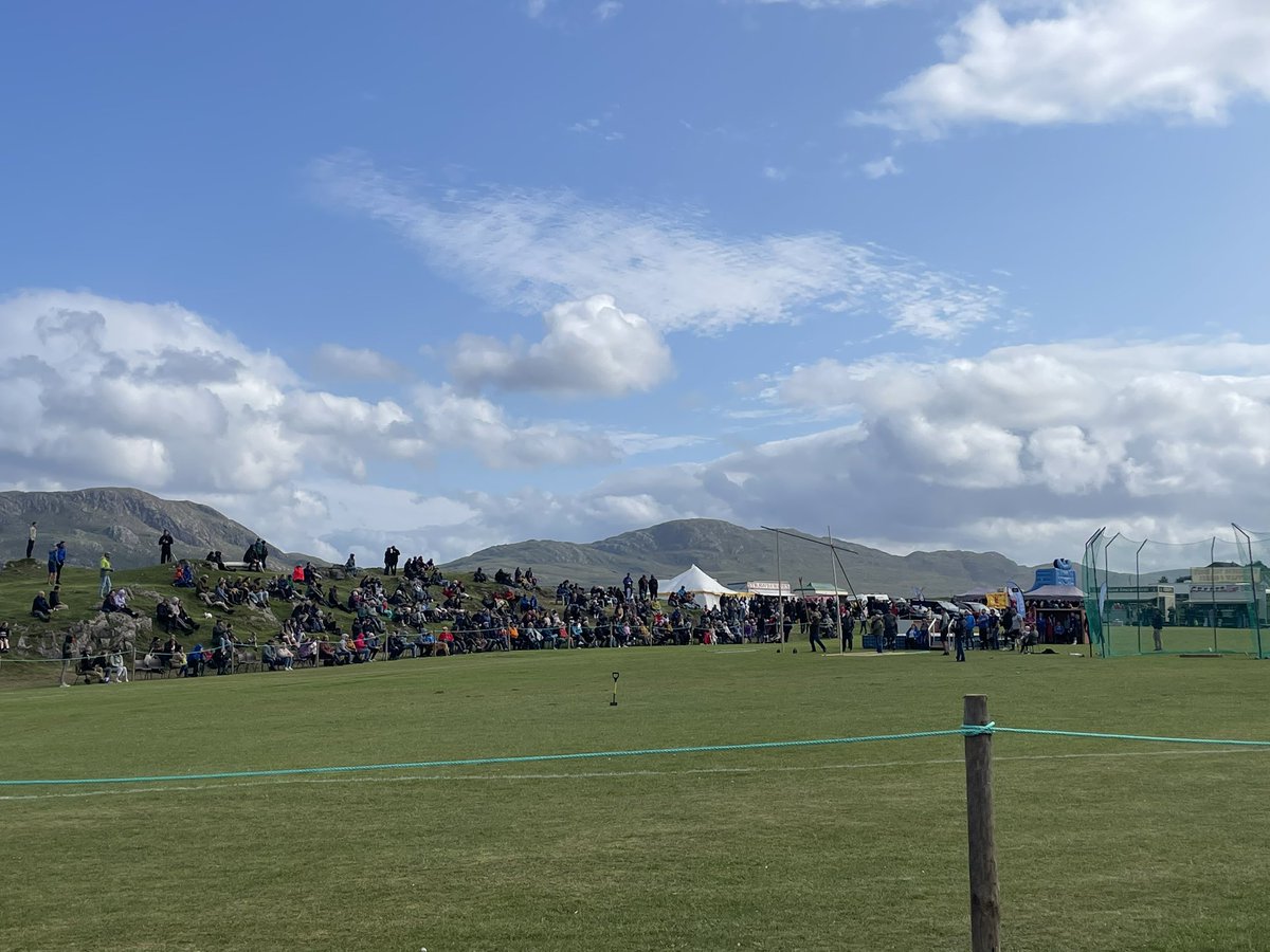 MareeToddMSP's tweet image. We had a fab day at the Durness Games yesterday. An idyllic setting for a Highland Games & a mighty sporting contest!
Lots of laughter, chat and catching up with old friends.
Despite the overcast skies & the breeze (which kept the midges at bay) I went home sun kissed!