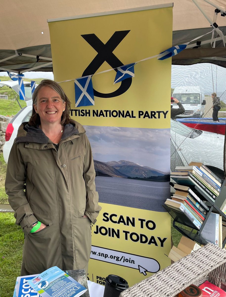 MareeToddMSP's tweet image. We had a fab day at the Durness Games yesterday. An idyllic setting for a Highland Games & a mighty sporting contest!
Lots of laughter, chat and catching up with old friends.
Despite the overcast skies & the breeze (which kept the midges at bay) I went home sun kissed!