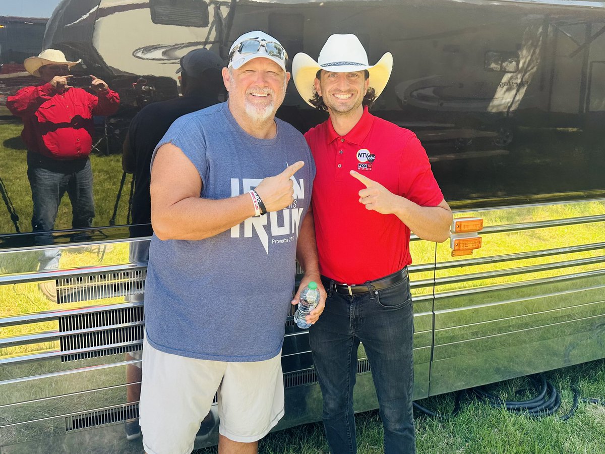 randysilvertv's tweet image. Git-R-Done! Nebraska's own Larry the Cable Guy chatted with me at Nebraska Big Rodeo in Burwell where he is Grand Marshal
Talkin' boots, bulls, Big Red sports & why this hometown tradition still gets him fired up.
Full interview drops Sunday
@NTVNEWS @nbrburwell @gitrdonegram