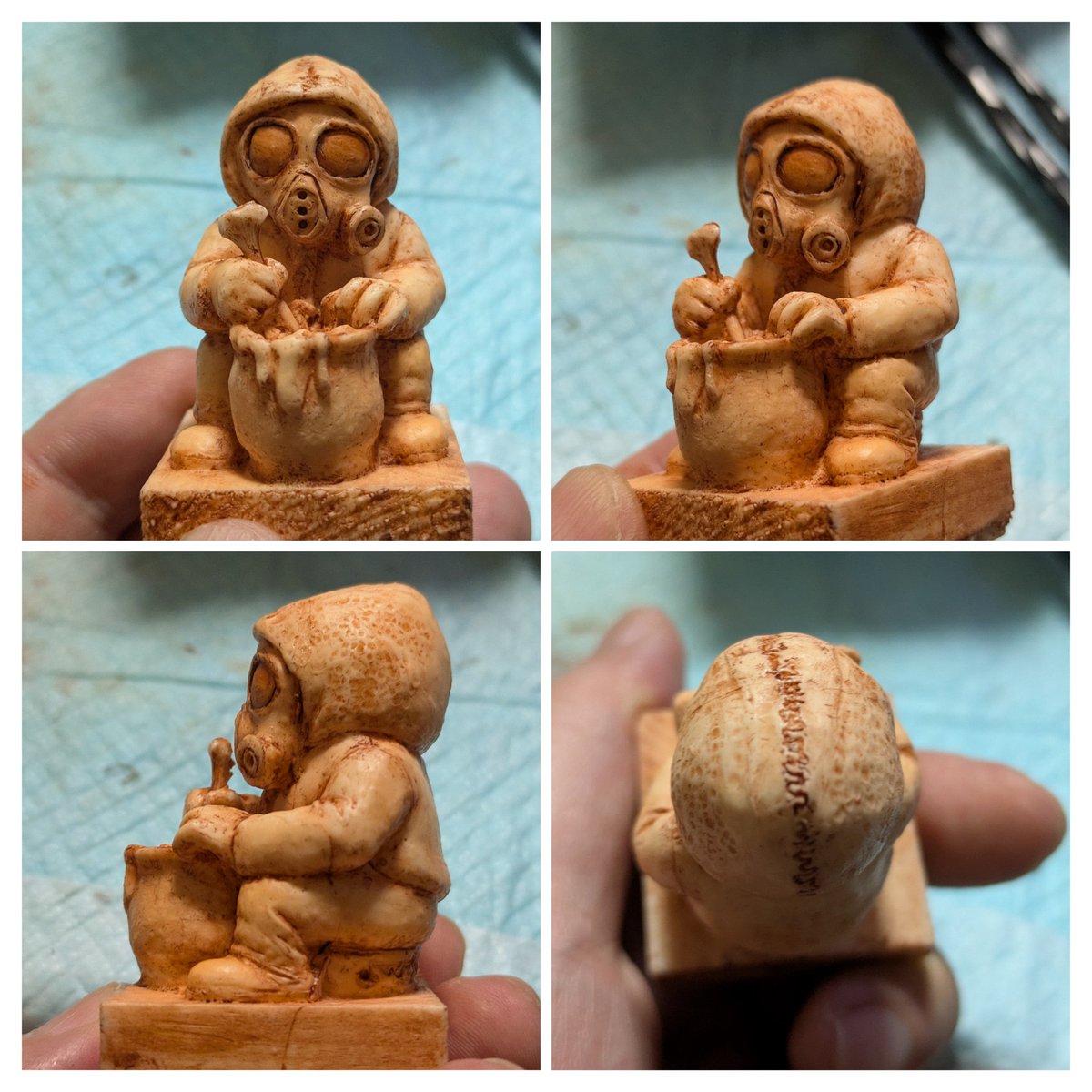 honeoyaji's tweet image. いよいよ後数時間でワンフェス開催!
今回のディフォルメ骨オヤジは¥700です。
若齢ヒグマも持っていきます。
若齢でもツキノワグマサイズ!
3-22-08です。