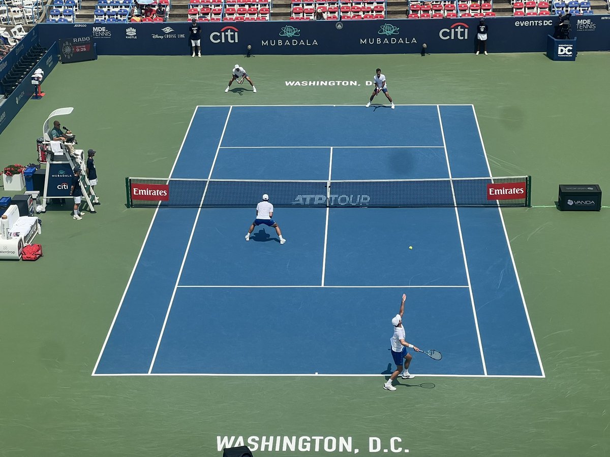 HanlonWalsh's tweet image. Bird’s eye view of Saturday doubles in DC. Nice to hear many “Allez” and “Vamos” chants from French & Argentine fans in the crowd at @mubadalacitidc 👏🏻
🇲🇨 Hugo Nys & Ed. Roger Vasselin 🇫🇷
🇦🇷 Maximo Gonzalez & Andres Molteni 🇦🇷
Fighting for a place in Sunday’s final 💥