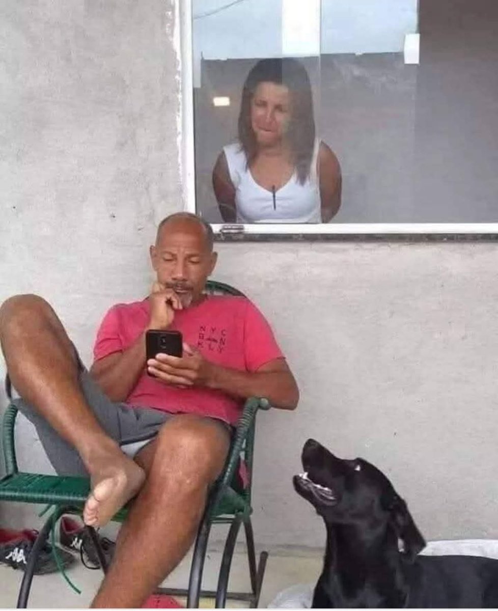 TysonS53812719's tweet image. ⛔ الكلب عايز ينطق والبيه في الطراوه 😂😂😂