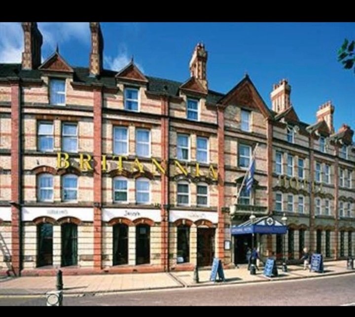 EnglishFemale0's tweet image. Flash protest outside the Britannia Hotel, Wolverhampton 12 o'clock tomorrow (Sunday) plz like & repost . Anyone know if there's anything in the Wigan area ?
