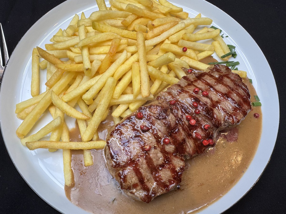SF3906's tweet image. Das #NurZwei sehen wir auch hier deutlich 😎 welcher Teller war nun für die Chefin und welcher für mich 🤣🥳😎 ( Feeeeiiiin wars ❤️ )