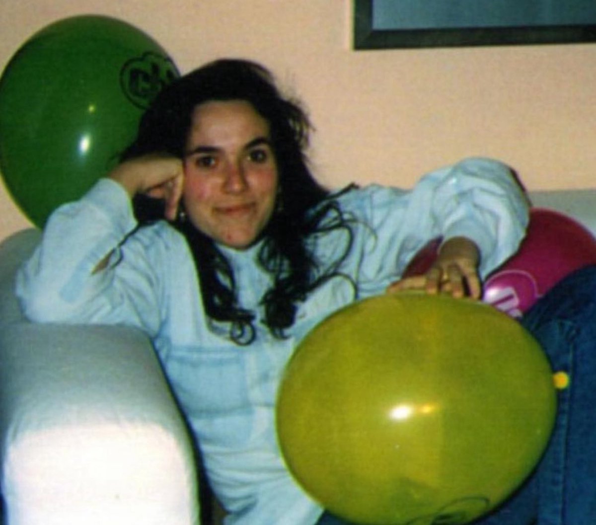 Piccola “picciridda” come la chiamava “zio Paolo”, ovvero il dottor Borsellino. 
Lei, Rita Atria, aveva soltanto 17 anni ed aveva affidato la sua vita a Lui, al dottor Borsellino. 
Non riuscì a reggere la notizia della strage di via D’Amelio e ne fu la settima vittima. Il 26