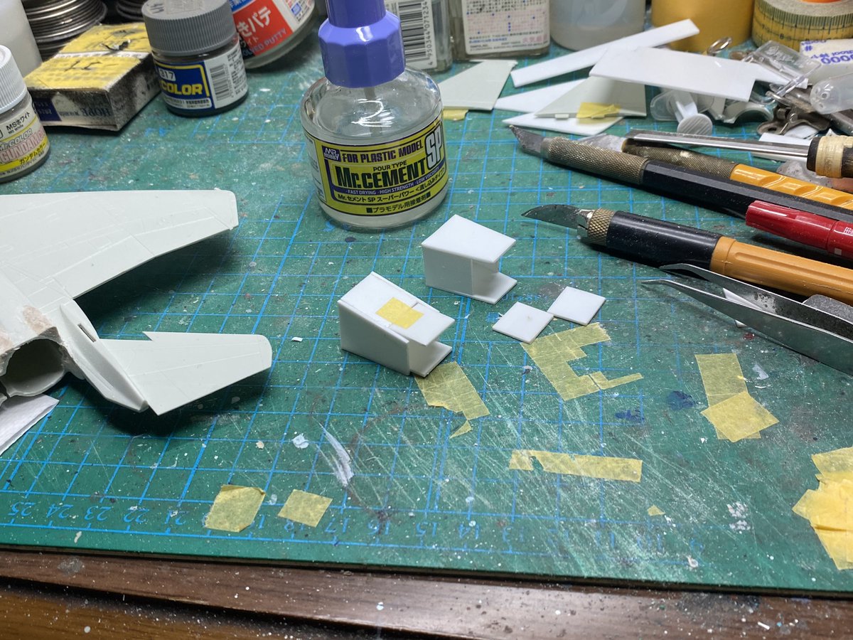 hamaguri_s's tweet image. ノズルをプラ板でスクラッチ。細かい所は後で考えるとして、まずはこんな感じで大体の形を作りに行くのが私のやり方です。
#積みプラ崩し大会2025夏