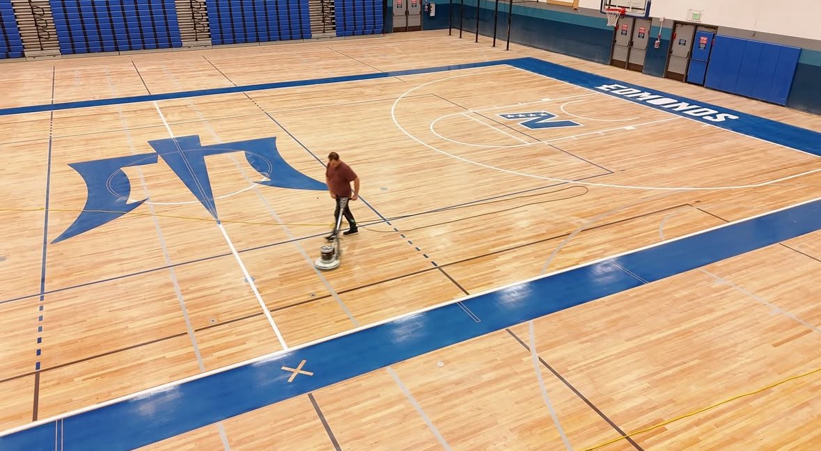 EdmondsHoops's tweet image. Gym is closed but that doesn’t mean work isn’t going on inside.
#tritonpride