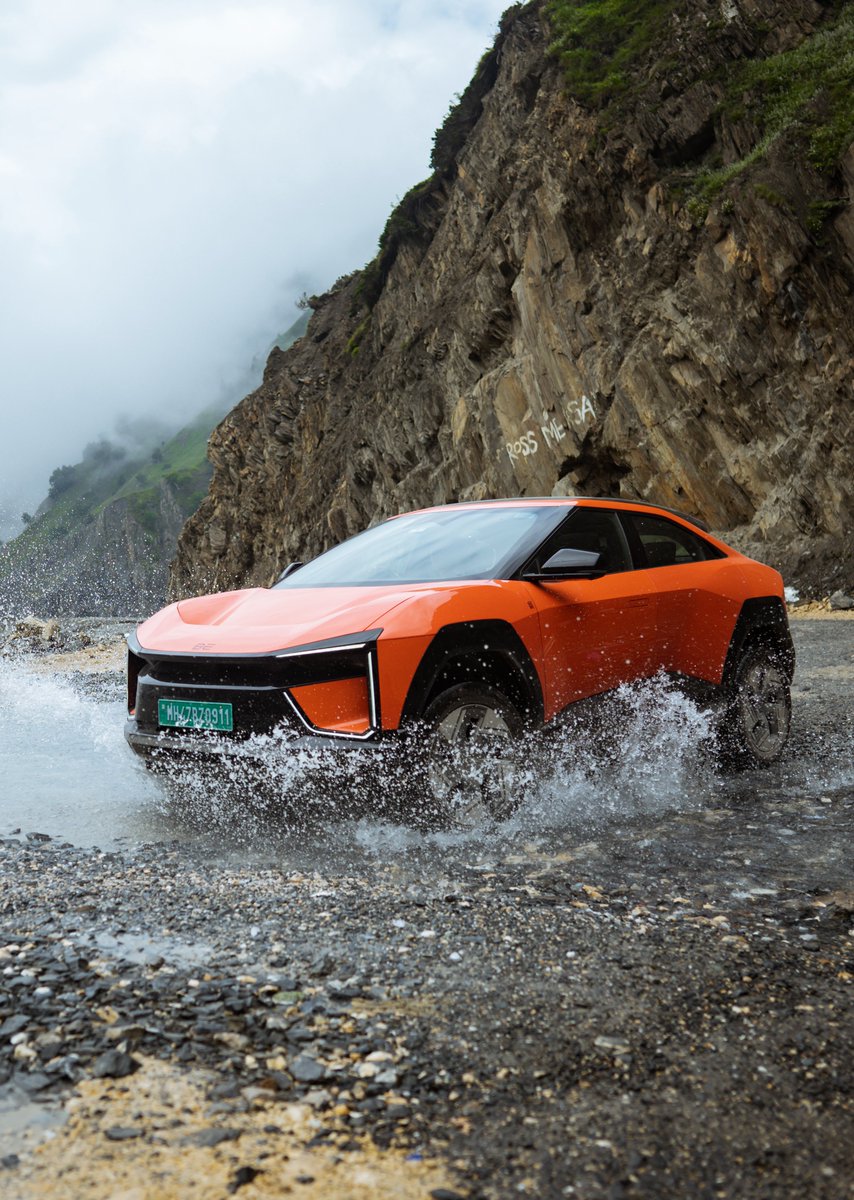 91wheels's tweet image. Day 3 : Srinaga to Leh
Distance: 426km
Efficiency: 6.8 km/kWh
Battery used: 89%
The Mahindra BE 6 broke all myths and shattered all misconceptions today. We drove into Ladakh from Srinagar in style and crossed three high altitude passes on the way. All this without charging…