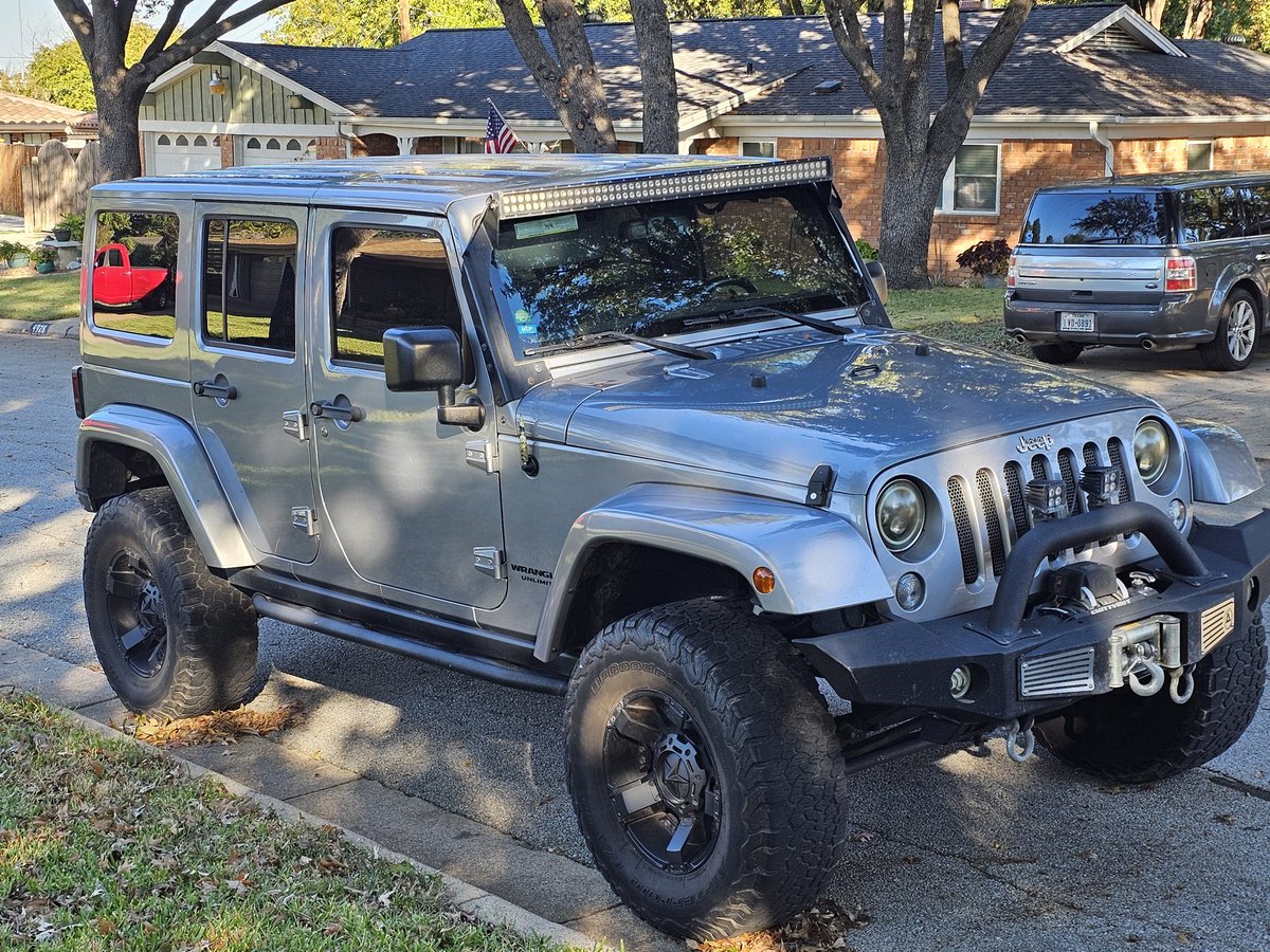 walterlucky1313's tweet image. Selling a jeep on FB Marketplace. Had a buyer who was very responsive and wanted to meet. He suggested a location, and I countered with a police station parking lot about 2 miles from there. He ghosted me after that. Probably for the best, it's too damn hot for a gunfight today.