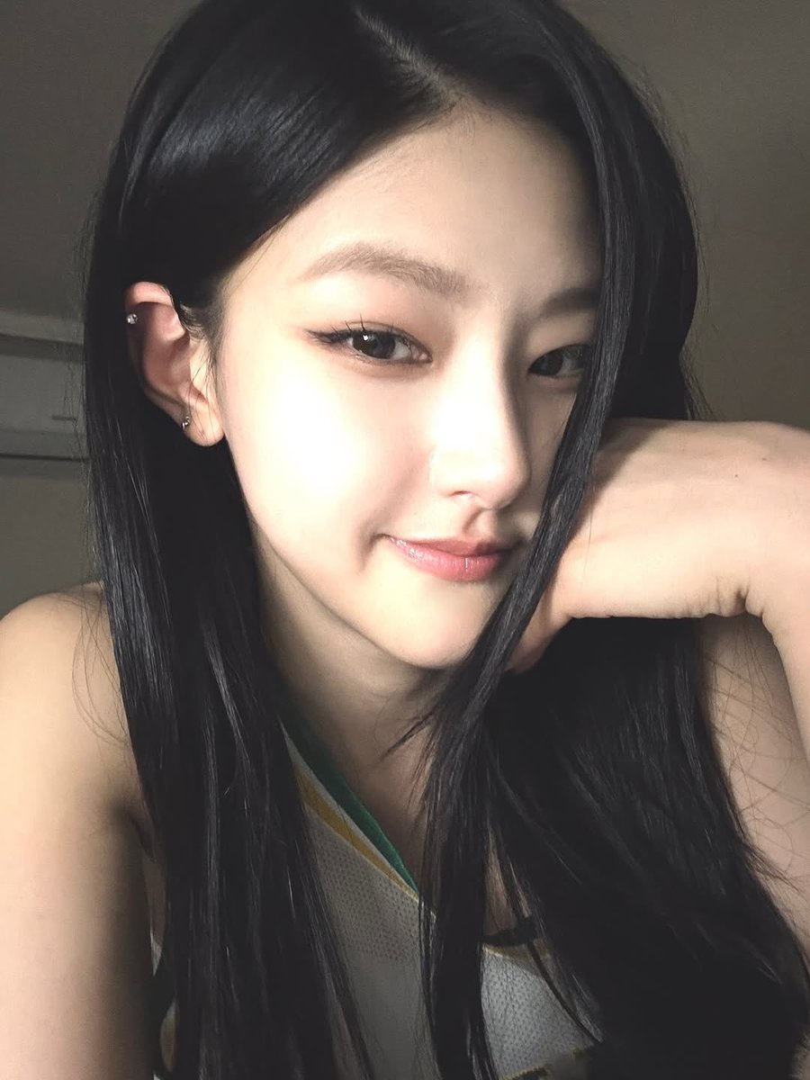woonataa's tweet image. одночасно виклали пости ну мої