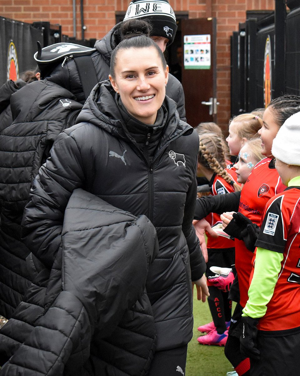 DCFCWomen's tweet image. Ready to return to the Don Amott Arena at 1pm tomorrow. 🙌
Entry is FREE - with donations appreciated - for the #Ewes' pre-season tie with @theposhwomen.