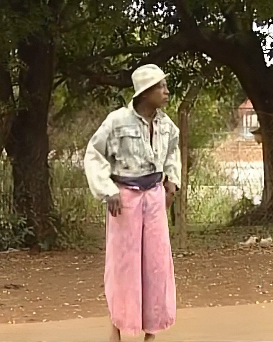 Ebuka's tweet image. It&apos;s #BBNaija launch night 1
Reimagined by ATAFO, inspired by legendary actor, comedian and singer, Nkem Owoh, the one and only Osuofia