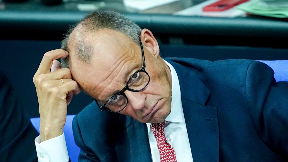 56 Prozent der Deutschen unzufrieden mit Merz – Schwarz-Rot verliert Mehrheit to.welt.de/EkF71OU