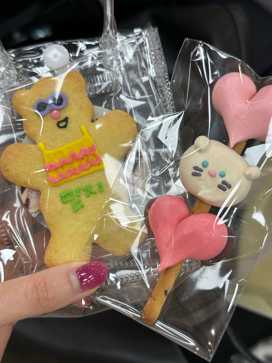 jisububble's tweet image. 250727 · 2:11AM KST 🍯💭

+📸

“I ate this too ㅎ”

“Isn’t it so cute”

“The bear friend looks like the MIDZYs so it’s cute”