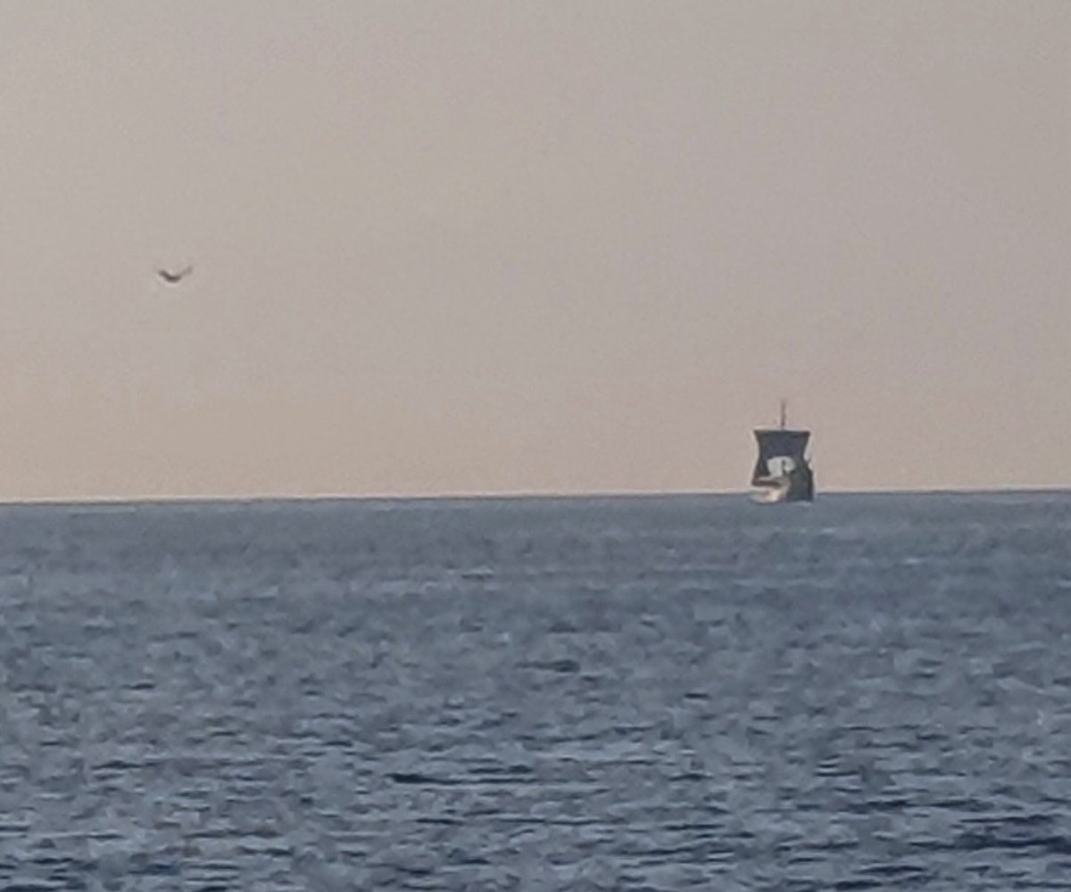 stadtwanderer_'s tweet image. #Sommerreise25
Leicht sehnsüchtiger Blick zurück auf die Ostsee mit Wikingerschiff (von gestern)
