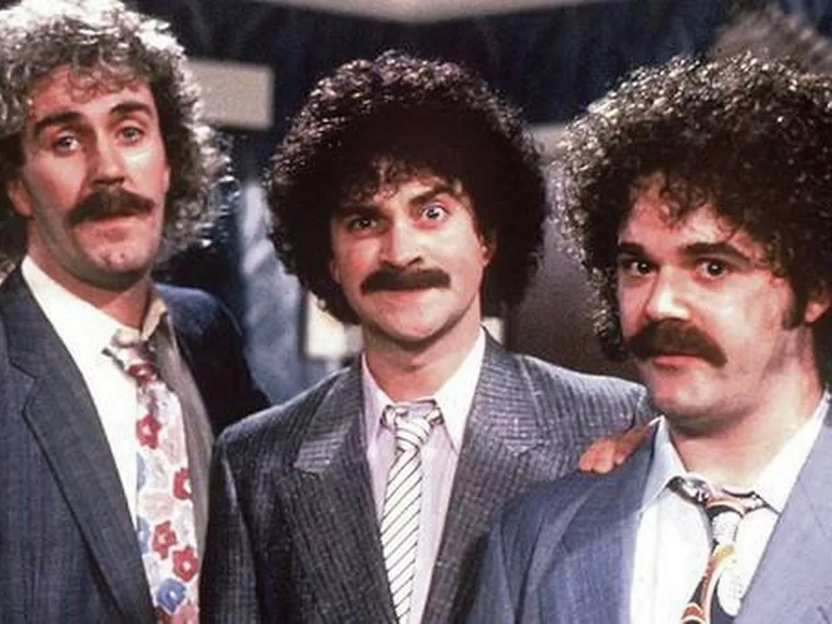 FPLCrateDigger's tweet image. My son just told me that this look is now fashionable. When the hell did this happen?