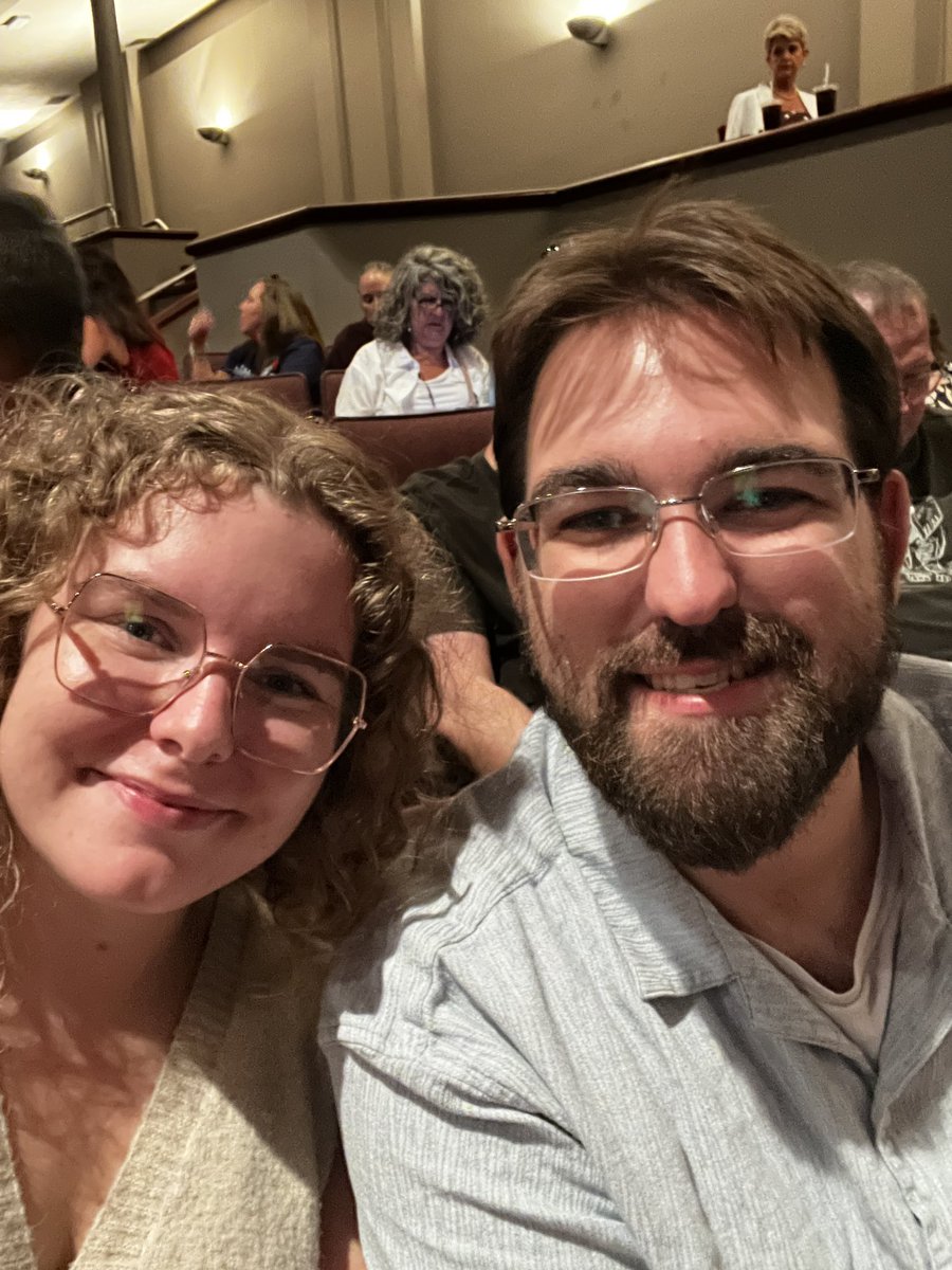 FultonW_'s tweet image. How to spend the last weekend before Fall Camp?
Les Mis with @FultonR_