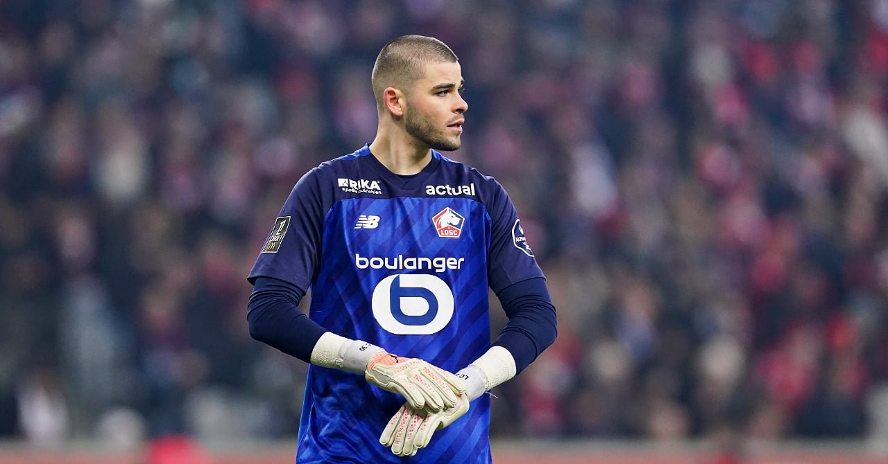  Lucas Chevalier in post for Lille