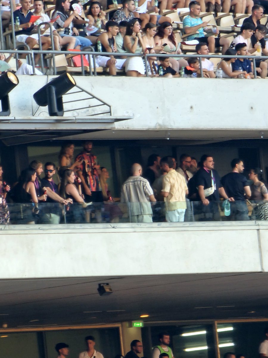Fadri91a's tweet image. El palco de illojuan