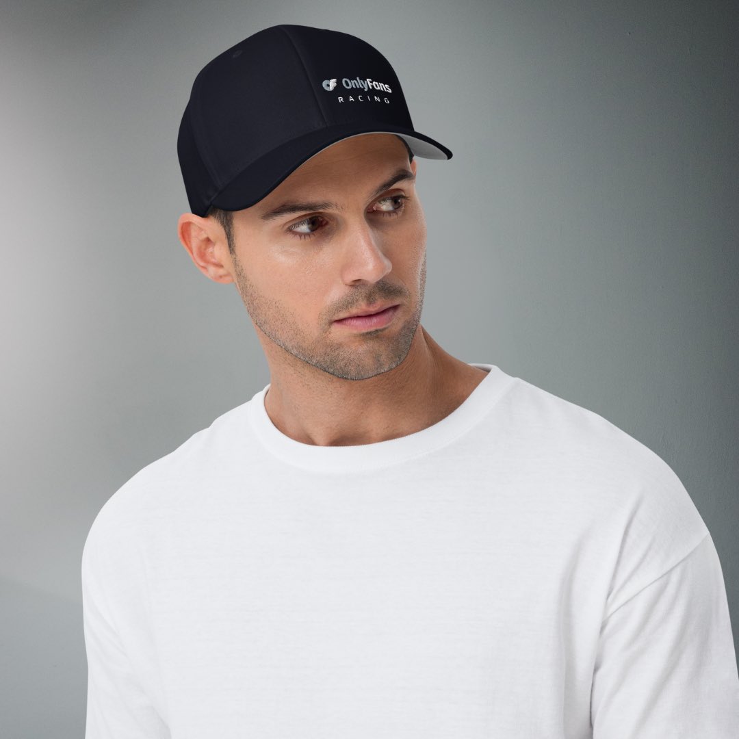 P1Groupe's tweet image. Trackside style = upgraded. 🧢
Rep the squad with official @OnlyFans Racing hats—flat brim, snapback, dad hat… all heat, all hustle.

💥 FANS get 10% OFF via our @OnlyFans page.
SHOP NOW 🔗 in bio.

#OnlyFansRacing #Motorsports #Streetwear #RacingLife #MerchDrop