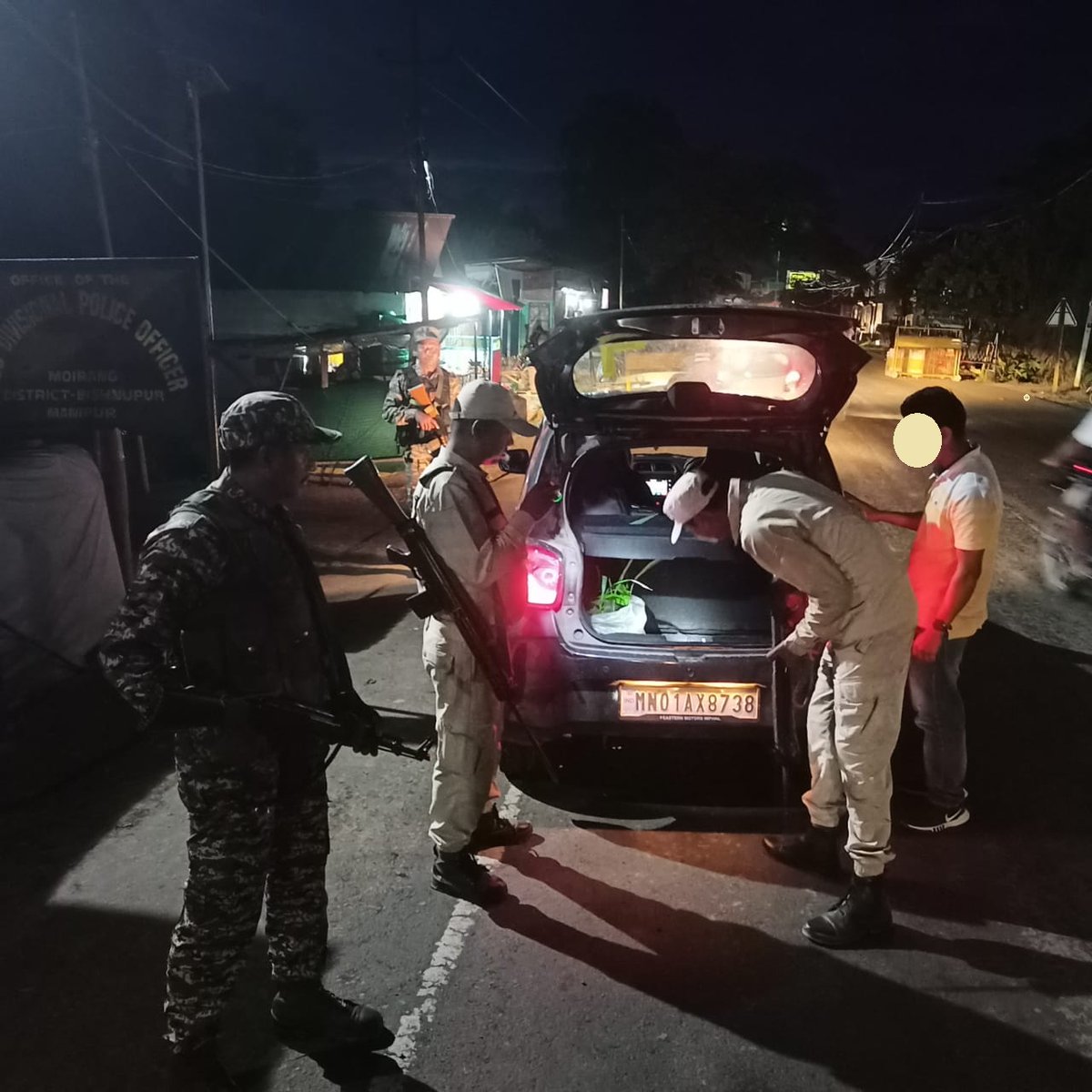 manipur_police's tweet image. Movement of 275 nos. of vehicles carrying essential items along NH-37 has been ensured. Strict security measures are taken up in all vulnerable locations and security convoy is provided in sensitive stretches in order to ensure free and safe movement of the vehicles.
A total of…