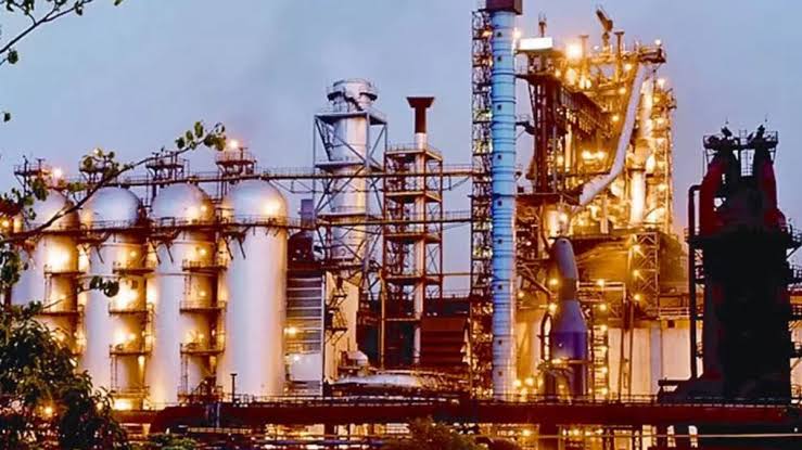 🚨 Vidarbha is rising and it’s iron-strong!

Maharashtra’s Gadchiroli district could soon turn Vidarbha into Asia’s next steel hub, thanks to tech that upgrades iron ore from 32% to 65%.

Impact:
- Fuels India’s steel self-reliance.
- Could supply 40% of the country’s iron.
-