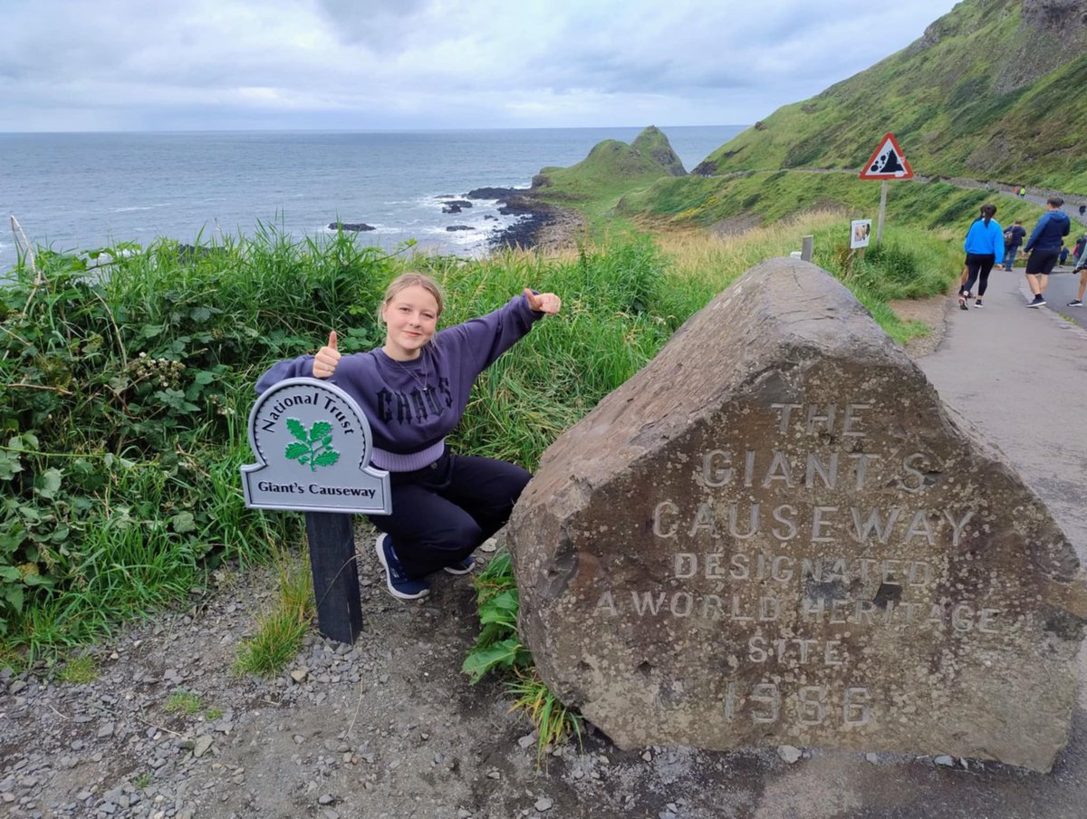 JaneyisLittle's tweet image. We went to Giant's Causeway today!! Really beautiful place and a nice long walk too 🌊