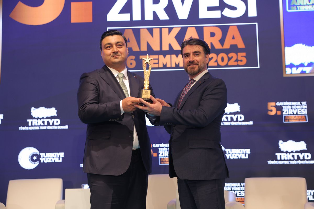 🏛️ Tesis yönetimi, şehirlerin görünmeyen omurgasıdır.

Türkiye Kentsel Tesis Yönetim Derneği organizasyonunda, Emlak Yönetim AŞ ana sponsorluğunda düzenlenen 5. Gayrimenkul ve Tesis Yönetim Zirvesi, Çevre, Şehircilik ve İklim Değişikliği Bakanımız Sayın Murat Kurum’un