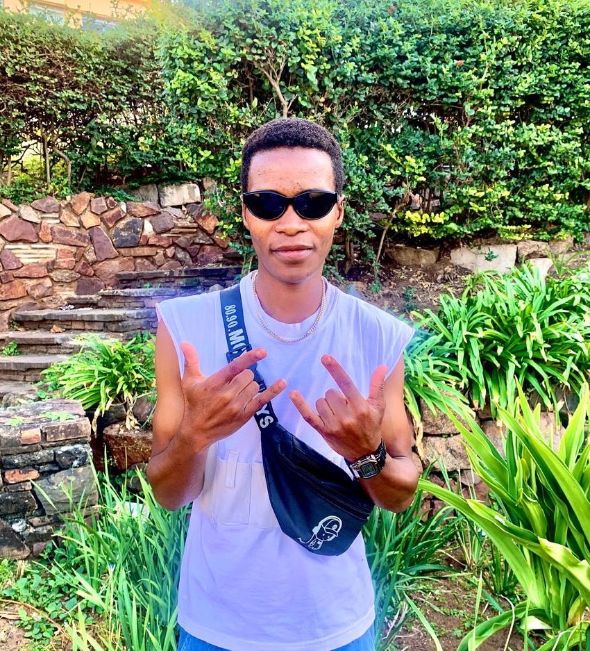 Siyakhanya ngapha woles 🤟🏾