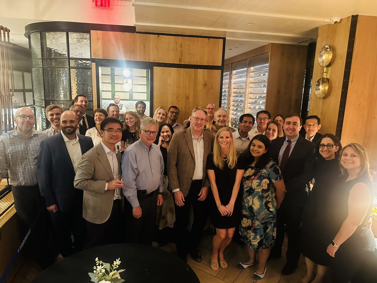 KHigginsMD's tweet image. Wrapping up @NRGonc summer meeting with a tribute to @JeffBradleyMD for his incredible 15 years leading the lung cancer committee- with this fabulous group of dedicated clinical researchers and many more!